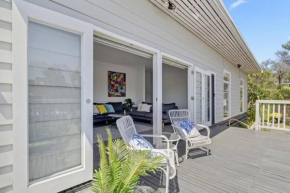 Rye Beach Retreat - newly renovated with private garden and alfresco dining